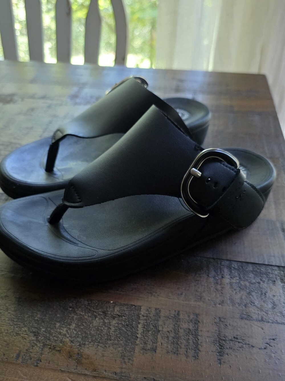 Women's Black Buckle Thong Sandals — Cushioned Everyday Comfort